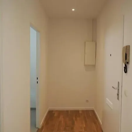 Modern In Location * برلين